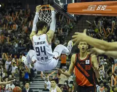 开云体育app-今夜莱比锡备战NBA季后赛；门线救险细节曝光；目标明确；轮换策略成焦点(rb莱比锡阵容)