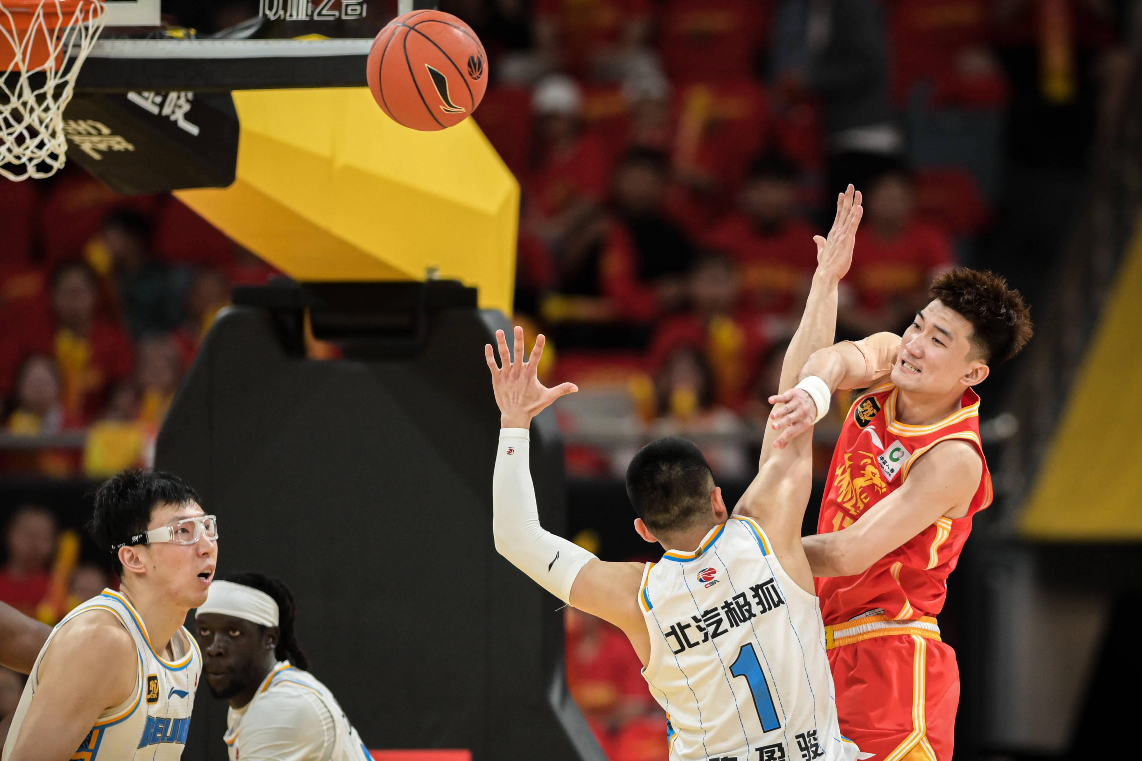 开云·体育app中国-关于重磅！风云突变广厦男篮加时末段篮板制胜皇家社会今晨强势反弹，托特纳姆远射贴柱的信息